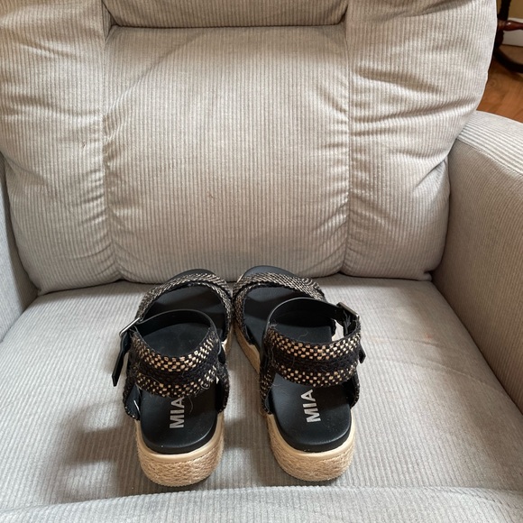 NWOT Mia Zyndi Flatform Black Size 7.5 Stitch Fix - Picture 4 of 4